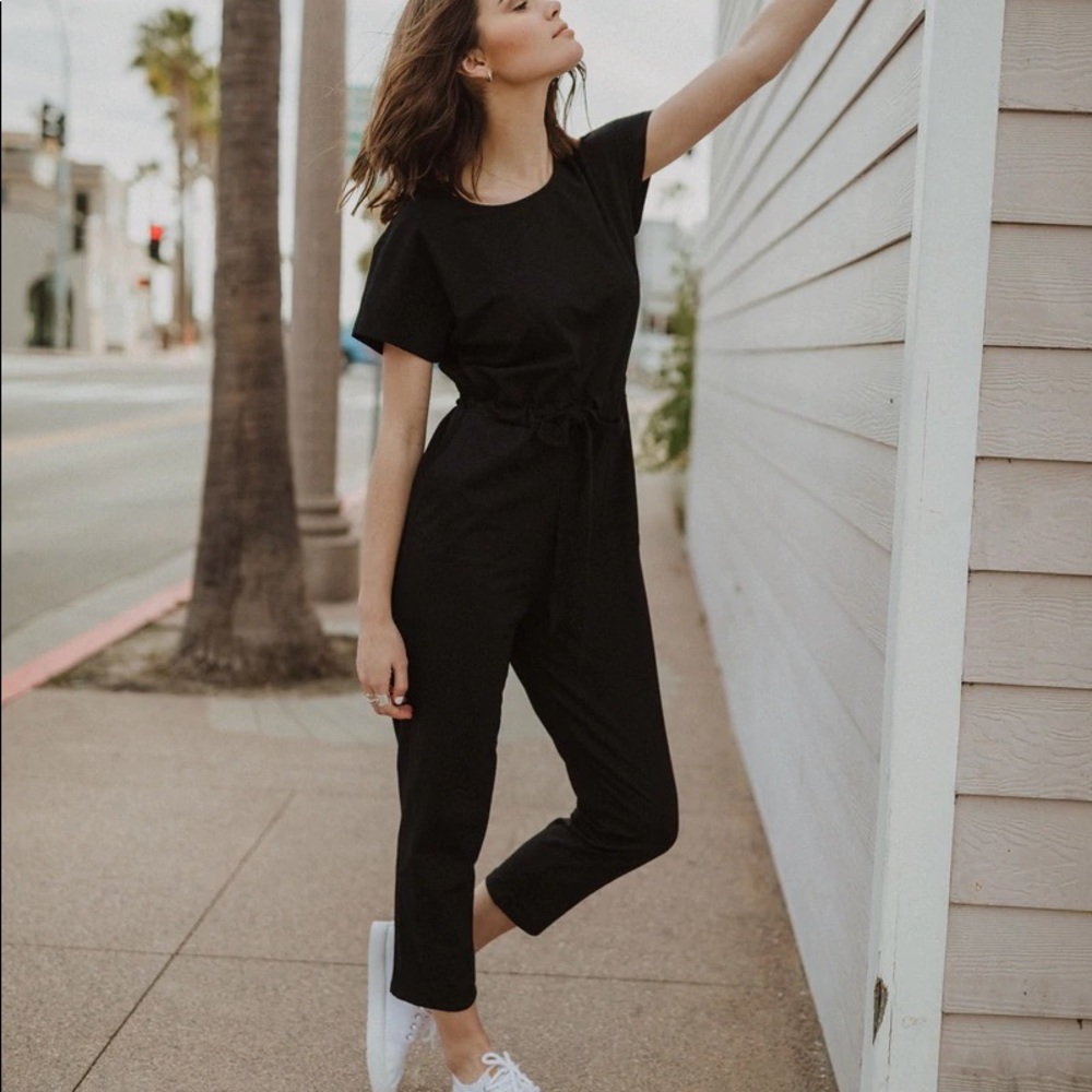 BIANCA CINCH JUMPSUIT black short sleeves with tie waist SMALL